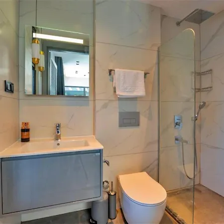 4 Bedroom 5669 *